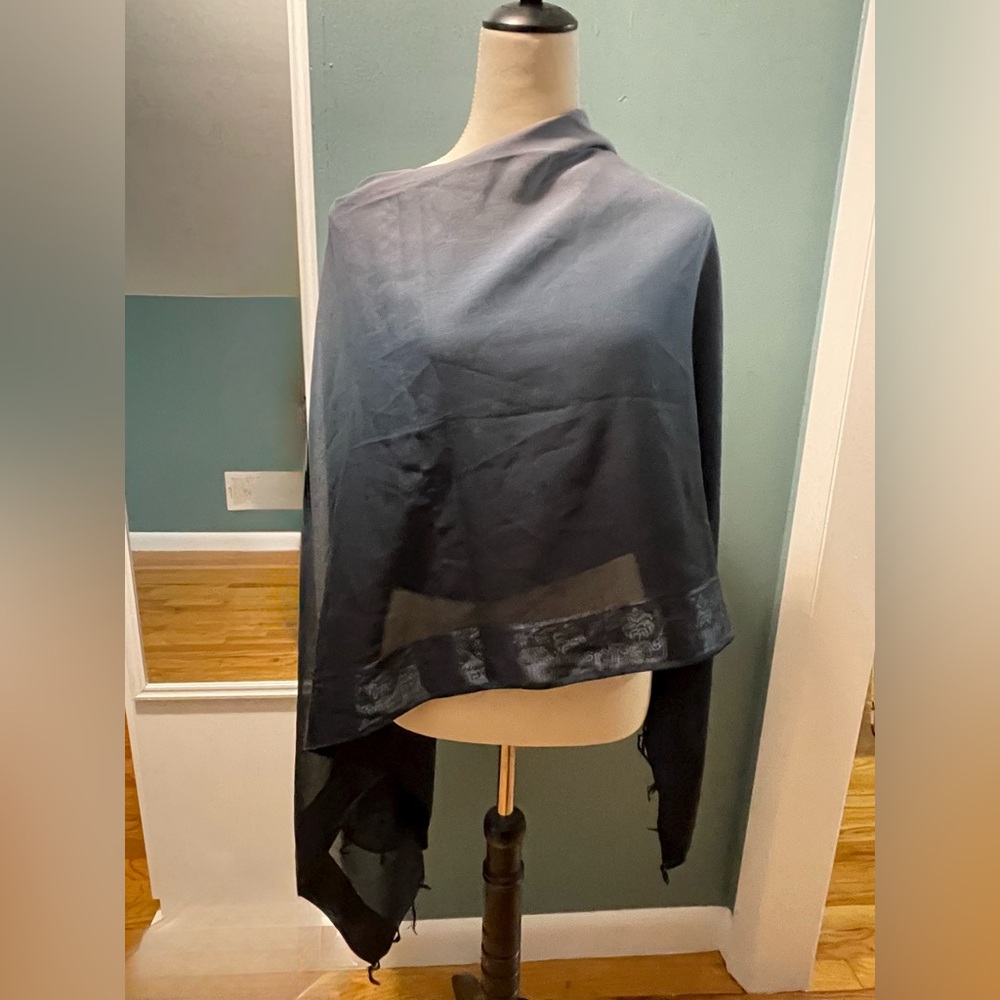 Sheer ombré wrap - one size